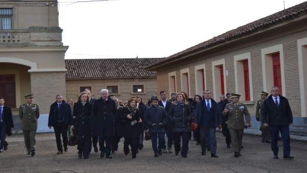 Cospedal ha visitado hoy el Cuartel Sancho Ramírez de Huesca Cospedal ha visitado hoy el Cuartel Sancho Ramírez de Huesca