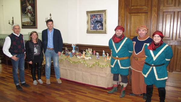 La cabalgata y el belén se han presentado hoy en el Ayuntamiento de Teruel La cabalgata y el belén se han presentado hoy en el Ayuntamiento de Teruel