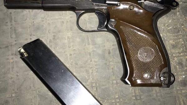 Pistola encontrada por Emaya Pistola encontrada por Emaya