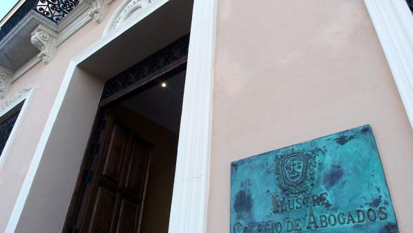Fachada del Colegio de Abogados de Málaga Fachada del Colegio de Abogados de Málaga