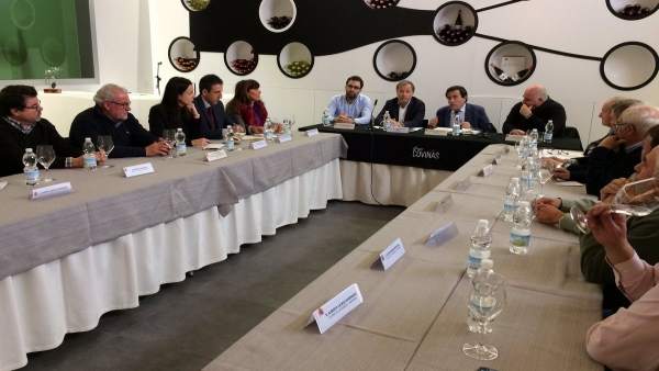 El Govern acceptarà sol·licituds de plantació de vinya per a cava presentades abans del divendres El Govern acceptarà sol·licituds de plantació de vinya per a cava presentades abans del divendres