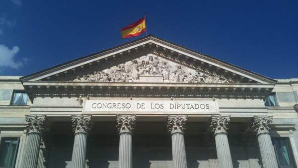 Fachada del Congreso con bandera Fachada del Congreso con bandera
