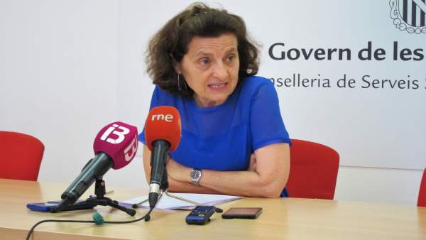 La consellera de Servicios Sociales y Cooperación, Fina Santiago La consellera de Servicios Sociales y Cooperación, Fina Santiago