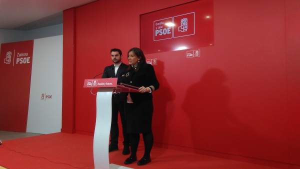 Sánchez junto a Fagúndez en rueda de prensa en Zamora Sánchez junto a Fagúndez en rueda de prensa en Zamora
