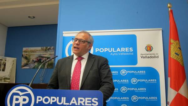 Martínez Bermejo, en rueda de prensa en el Ayuntamiento. Martínez Bermejo, en rueda de prensa en el Ayuntamiento.