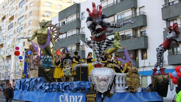 Carroza de la cabalgata del Carnaval de Cádiz Carroza de la cabalgata del Carnaval de Cádiz
