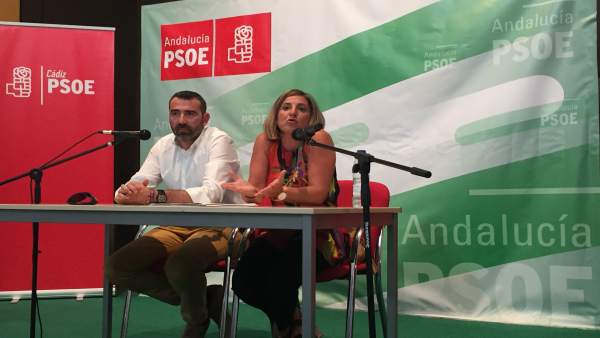 Irene García en un acto con militantes en Alcalá de Gazules Irene García en un acto con militantes en Alcalá de Gazules