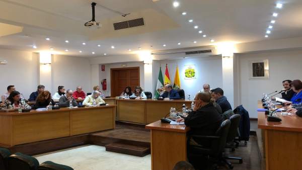 Imagen de archivo del pleno municipal en Los Barrios (Cádiz) Imagen de archivo del pleno municipal en Los Barrios (Cádiz)