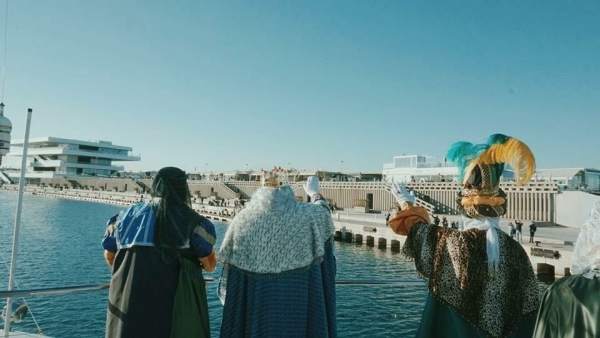 Los Reyes Magos llegan a la Marina de València desde el mar Los Reyes Magos llegan a la Marina de València desde el mar
