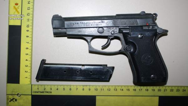 Pistola usada en un atraco en Carrión de los Céspedes Pistola usada en un atraco en Carrión de los Céspedes