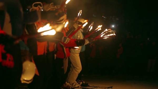 Bajada de antorchas en Candanchú (Huesca) Bajada de antorchas en Candanchú (Huesca)