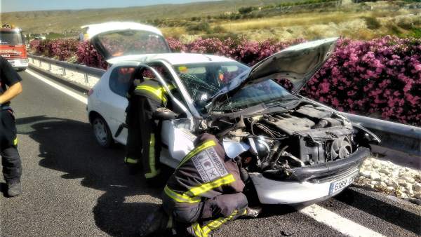 Accidente de tráfico en A-30 a la altura de Cieza Accidente de tráfico en A-30 a la altura de Cieza