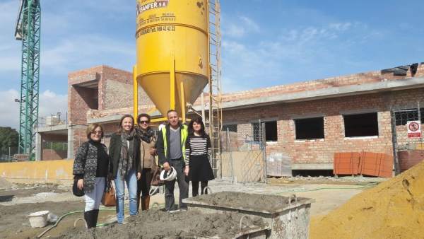 Fernández visita las obras de un centro escolar en Garrucha Fernández visita las obras de un centro escolar en Garrucha