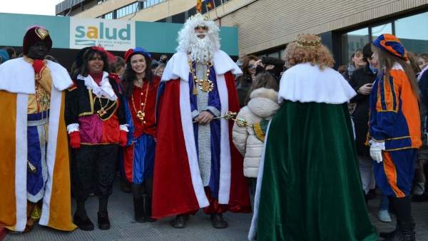 Visita de los Reyes Magos al Hospital Clínico Visita de los Reyes Magos al Hospital Clínico