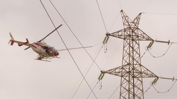 Limpieza De Aisladores De Alta Tensión Limpieza De Aisladores De Alta Tensión