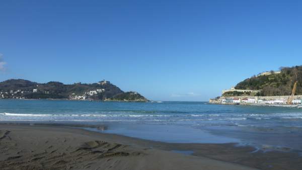 Playa De La Concha. Playa De La Concha.