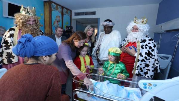 Armengol en la visita de los Reyes Magos a los hospitales de Inca y Manacor Armengol en la visita de los Reyes Magos a los hospitales de Inca y Manacor