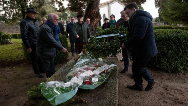 Ofrenda floral a Valle-Inclán en el 82 aniversario de su muerte Ofrenda floral a Valle-Inclán en el 82 aniversario de su muerte