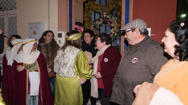 La corte del Rey Baltasar de Almonte rinde homenaje a la pequña María asesinada. La corte del Rey Baltasar de Almonte rinde homenaje a la pequña María asesinada.