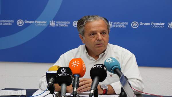 Salvador Fuentes en el Grupo Municipal del PP Salvador Fuentes en el Grupo Municipal del PP