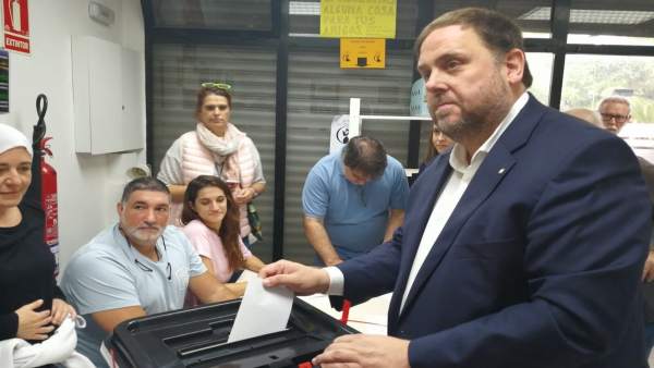 El vicepte.Oriol Junqueras vota en el referéndum del 1-O El vicepte.Oriol Junqueras vota en el referéndum del 1-O
