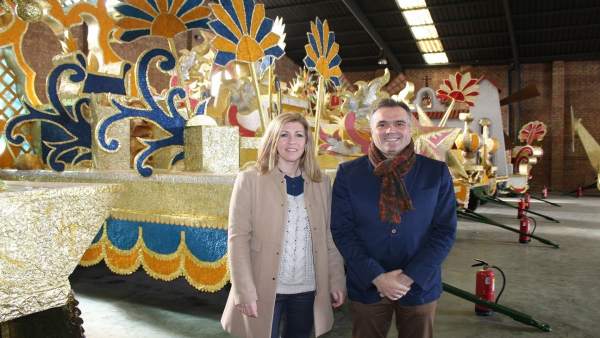 Las carrozas de La Palma del Condado, listas para su salida el sábado 6 de enero Las carrozas de La Palma del Condado, listas para su salida el sábado 6 de enero