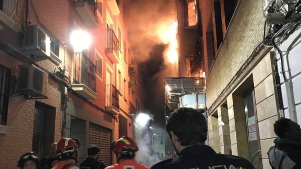 Incendio en edificio abandonado en la calle Isabel la Católica de Murcia Incendio en edificio abandonado en la calle Isabel la Católica de Murcia