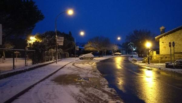 El temporal de nieve complica la circulación en carreteras aragonesas. El temporal de nieve complica la circulación en carreteras aragonesas.