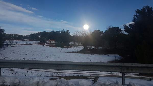 La nieve condiciona la circulación en las carreteras aragonesas. La nieve condiciona la circulación en las carreteras aragonesas.