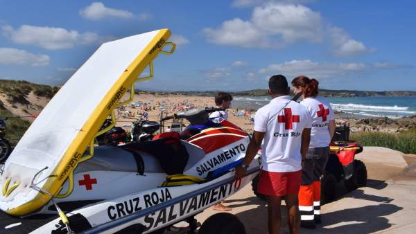 Salvamento y Socorrismo. Cruz Roja. Playas. Verano. Rescates y asistencias. Salvamento y Socorrismo. Cruz Roja. Playas. Verano. Rescates y asistencias.