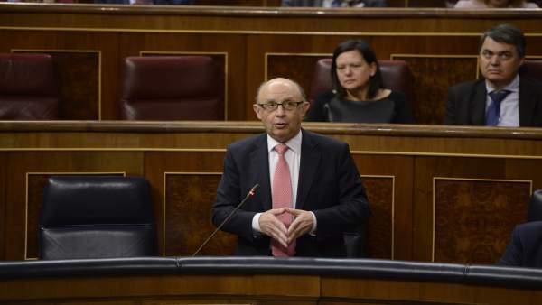 Cristóbal Montoro en la sesión de control al Gobierno en el Congreso Cristóbal Montoro en la sesión de control al Gobierno en el Congreso