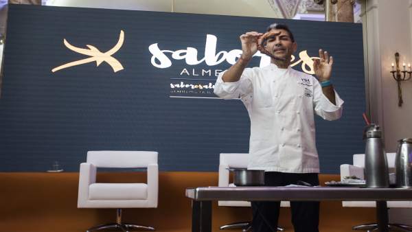 El pulpo en polvo de 'Mare Siccus' recibe el Premio Excelencia Gourmet. El pulpo en polvo de 'Mare Siccus' recibe el Premio Excelencia Gourmet.