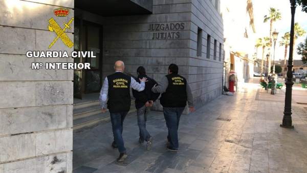 Detenido por arrollar a una mujer en Favara Detenido por arrollar a una mujer en Favara