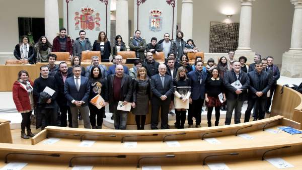El Pacto por la Emancipación está firmado por todos los grupos parlamentarios El Pacto por la Emancipación está firmado por todos los grupos parlamentarios