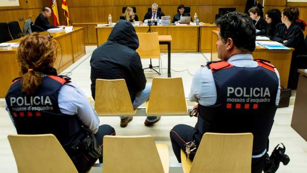 Juicio al supuesto violador del Eixample en la Audiencia de Barcelona. Juicio al supuesto violador del Eixample en la Audiencia de Barcelona.