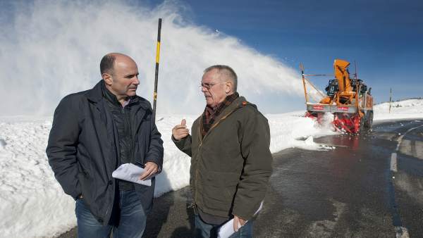 Ayerdi en Belagua con el director general de Obras Públicas, Ignacio Nagore Ayerdi en Belagua con el director general de Obras Públicas, Ignacio Nagore