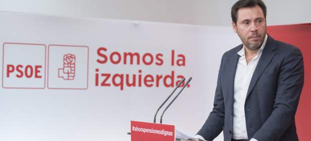 El portavoz de la Ejecutiva del PSOE, Óscar Puente, en Ferraz.