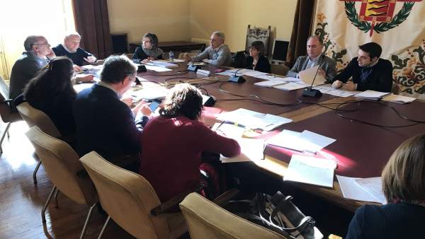 Comisión de Hacienda en el Ayuntamiento de Valladolid Comisión de Hacienda en el Ayuntamiento de Valladolid