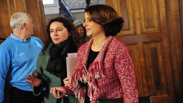 La alcaldesa de Teruel, Emma Buj (derecha). La alcaldesa de Teruel, Emma Buj (derecha).