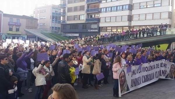 Manifestación en Vila-real en recuerdo de la joven Andrea Manifestación en Vila-real en recuerdo de la joven Andrea