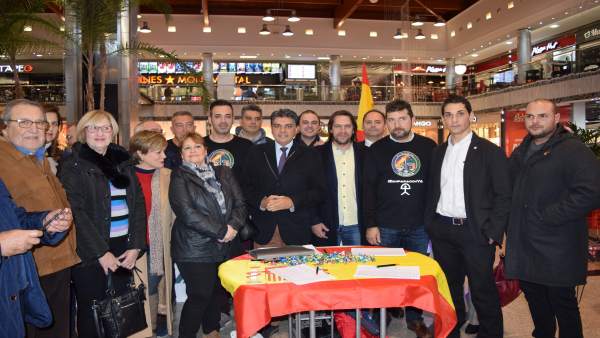 Recogida de firmas de Cs Almería Recogida de firmas de Cs Almería