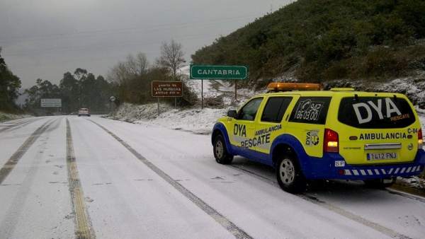 Nieve En Los Puertos De Montaña De Cantabria Nieve En Los Puertos De Montaña De Cantabria