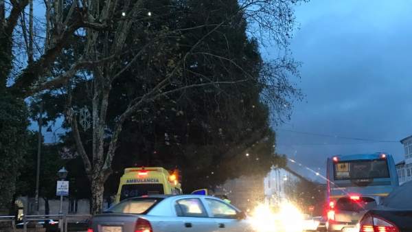 Ambulancia ciclista herido en Santiago Ambulancia ciclista herido en Santiago