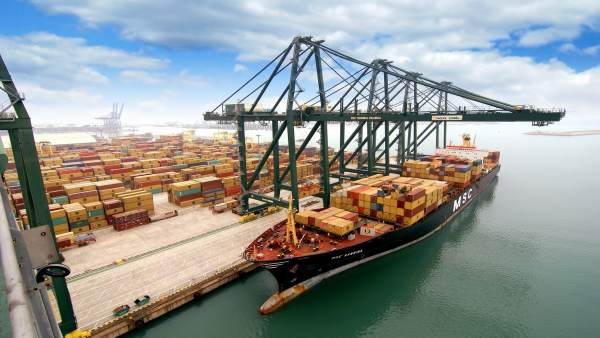 Valenciaport redueix el seu deute un 25% en tres anys i el situa en 393 milions d'euros Valenciaport redueix el seu deute un 25% en tres anys i el situa en 393 milions d'euros