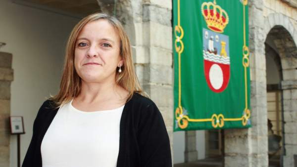 Isabel Urrutia Isabel Urrutia