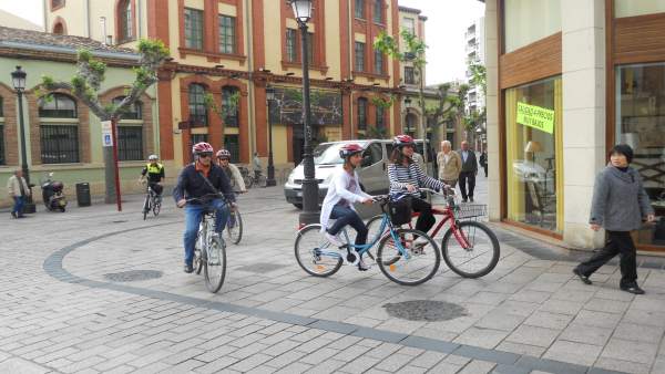 Ciclistas en Logroño Ciclistas en Logroño