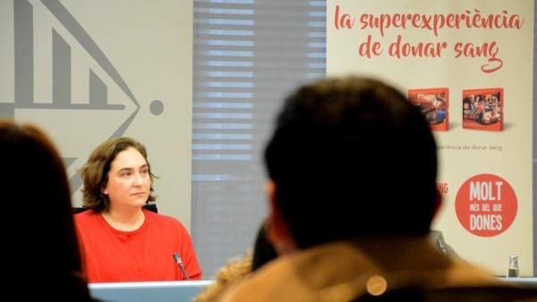 La alcaldesa de Barcelona, Ada Colau, en rueda de prensa. La alcaldesa de Barcelona, Ada Colau, en rueda de prensa.
