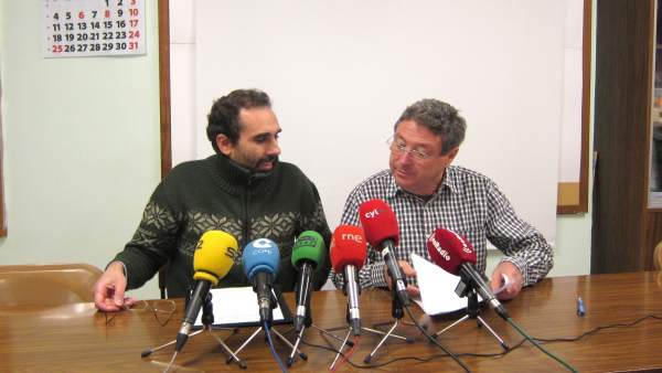 Miguel Ángel Ceballos (i) y Luis Oviedo (d) durante la rueda de prensa Miguel Ángel Ceballos (i) y Luis Oviedo (d) durante la rueda de prensa