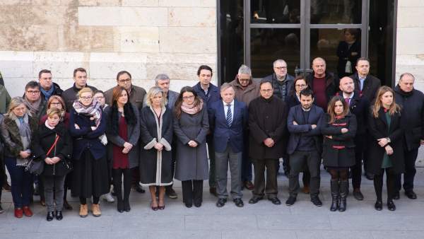 Les institucions es concentren en record d'Andrea, l'última víctima de "la bogeria masclista" Les institucions es concentren en record d'Andrea, l'última víctima de "la bogeria masclista"