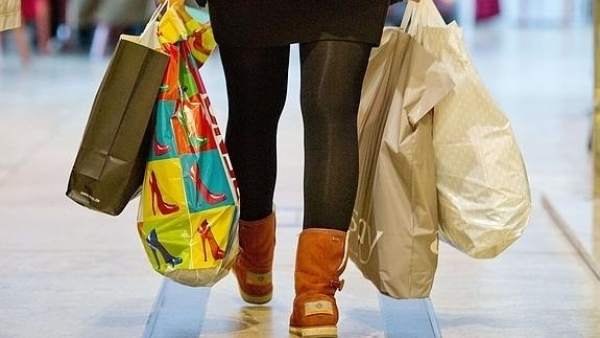 Mujer de compras, rebajas, compra, tiendas Mujer de compras, rebajas, compra, tiendas